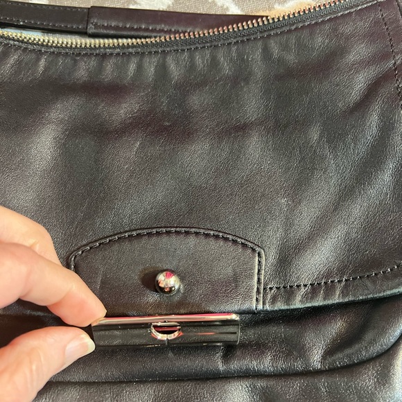 Coach Black Crossbody Bag with Adjustable Strap and Flap Closure - Picture 4 of 16